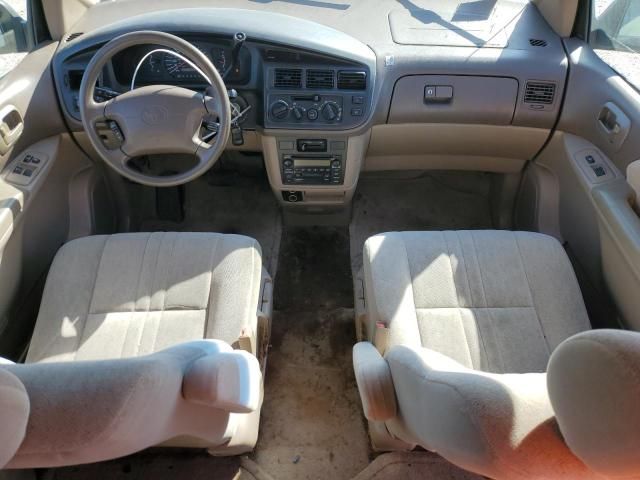 2000 Toyota Sienna CE