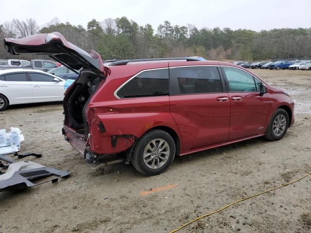 2021 Toyota Sienna XLE