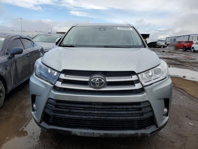 2019 Toyota Highlander SE