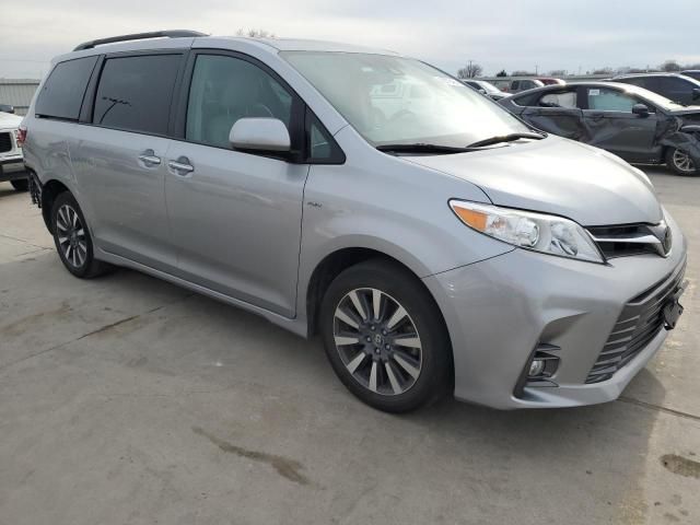 2018 Toyota Sienna XLE