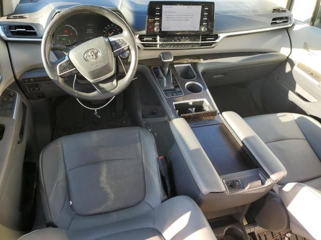 2021 Toyota Sienna XLE