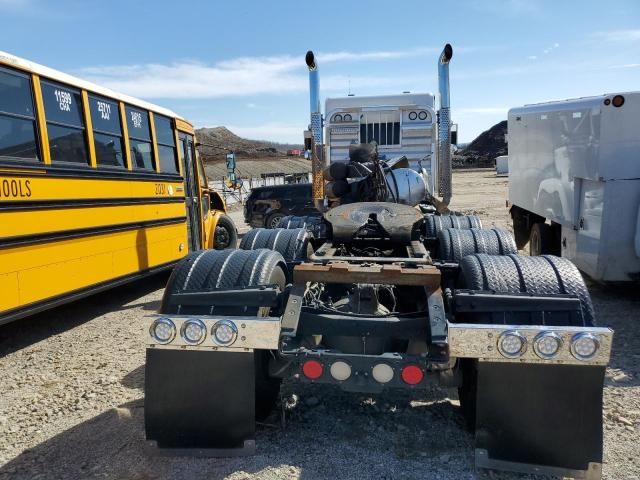 2019 Kenworth Construction W900