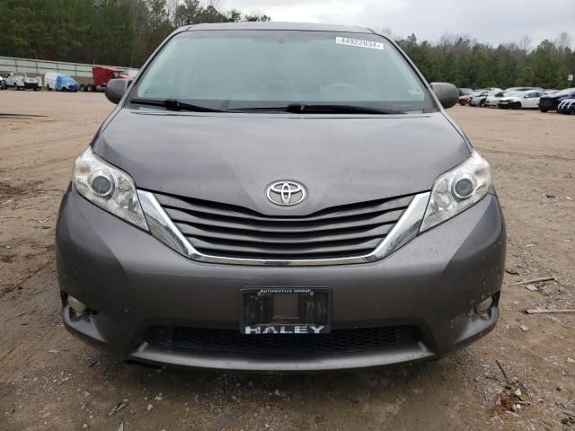 2014 Toyota Sienna XLE