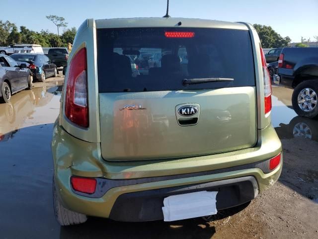 2013 KIA Soul +