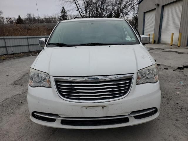 2014 Chrysler Town & Country Touring L