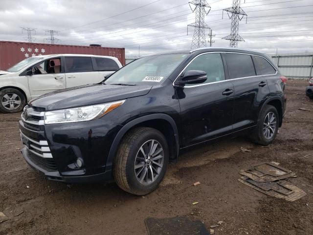 2017 Toyota Highlander SE