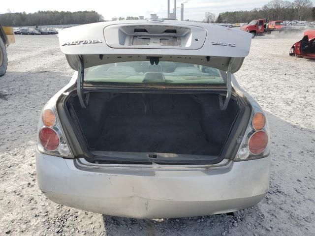 2004 Nissan Altima Base