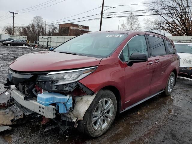 2021 Toyota Sienna XSE