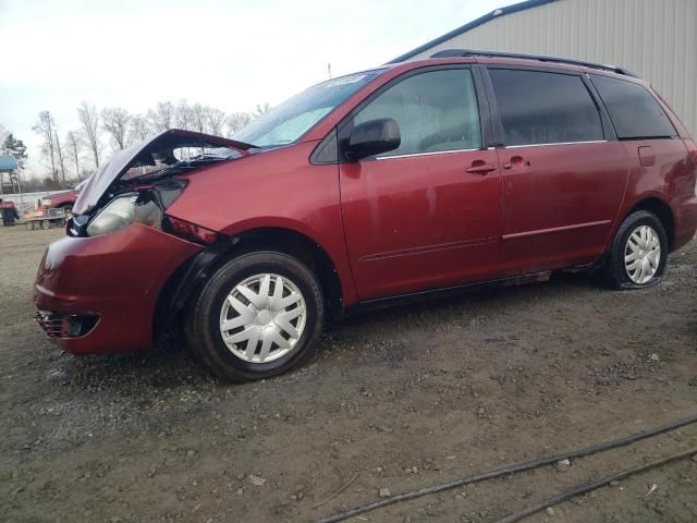 2004 Toyota Sienna CE