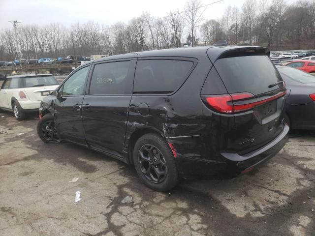 2022 Chrysler Pacifica Hybrid Touring L