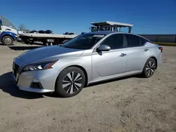 Salvage cars for sale from Copart Wichita, KS: 2022 Nissan Altima SV