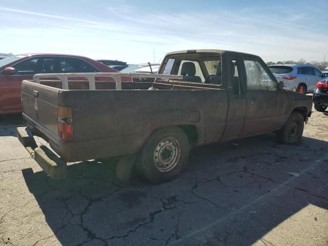 1985 Toyota Pickup Xtracab RN56 DLX