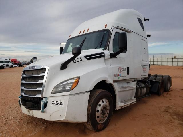 2019 Freightliner Cascadia 126