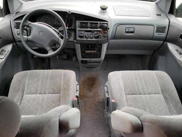 2000 Toyota Sienna LE