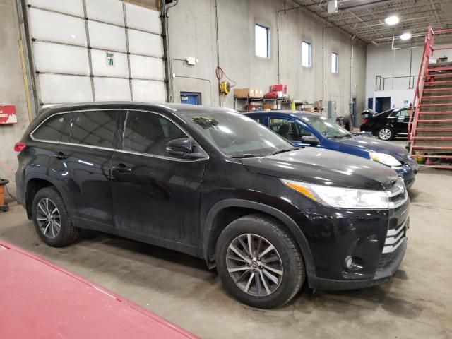 2017 Toyota Highlander SE