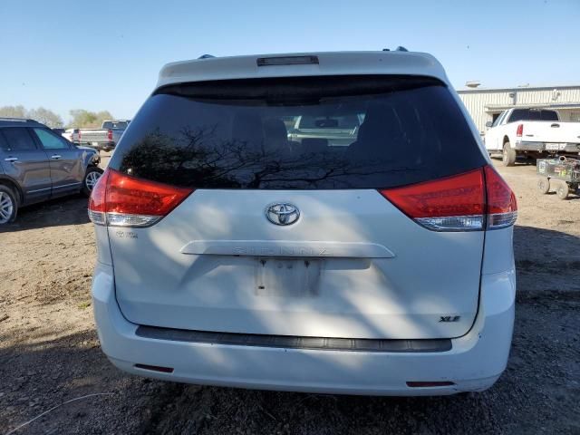 2013 Toyota Sienna XLE