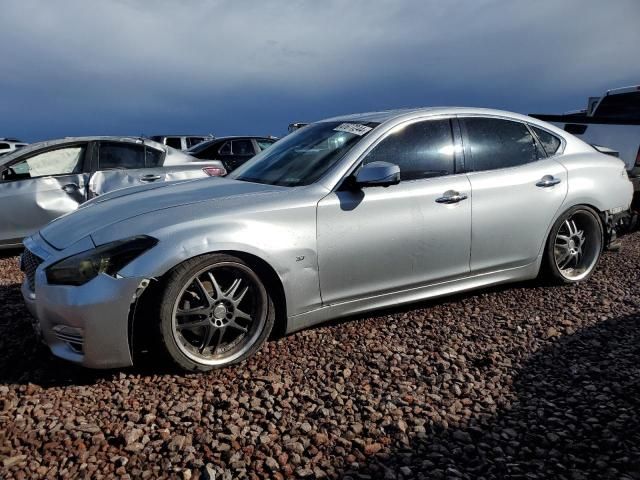 2017 Infiniti Q70 3.7