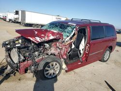 Carros salvage para piezas a la venta en subasta: 2015 Chrysler Town & Country Touring