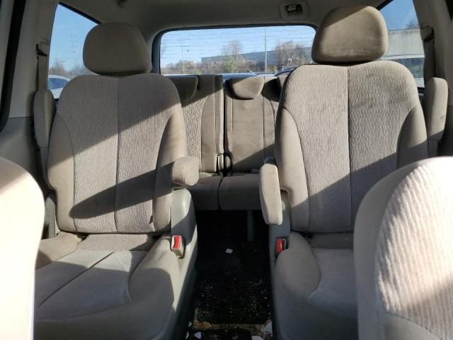 2011 KIA Sedona LX