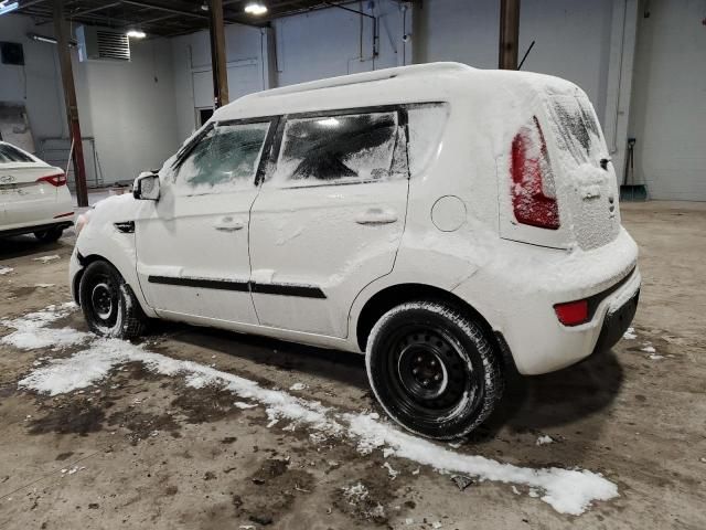 2013 KIA Soul +