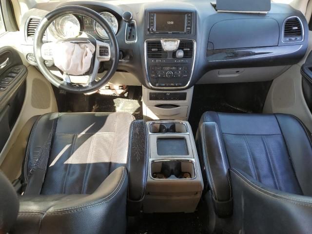 2015 Chrysler Town & Country Touring L