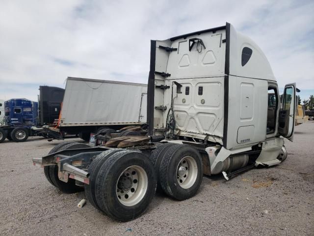 2016 Freightliner Cascadia 125