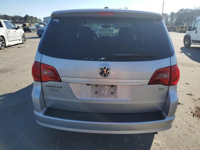 2010 Volkswagen Routan SE