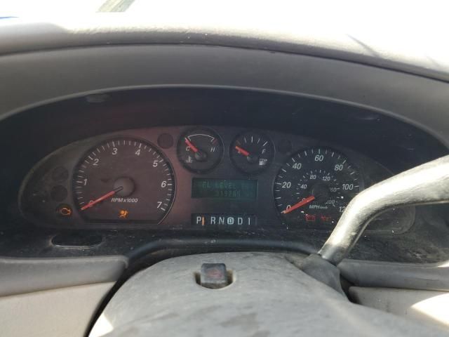 2005 Ford Taurus SE