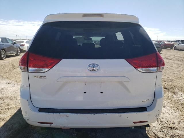 2013 Toyota Sienna XLE