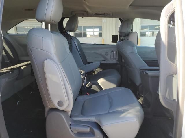 2021 Toyota Sienna XLE