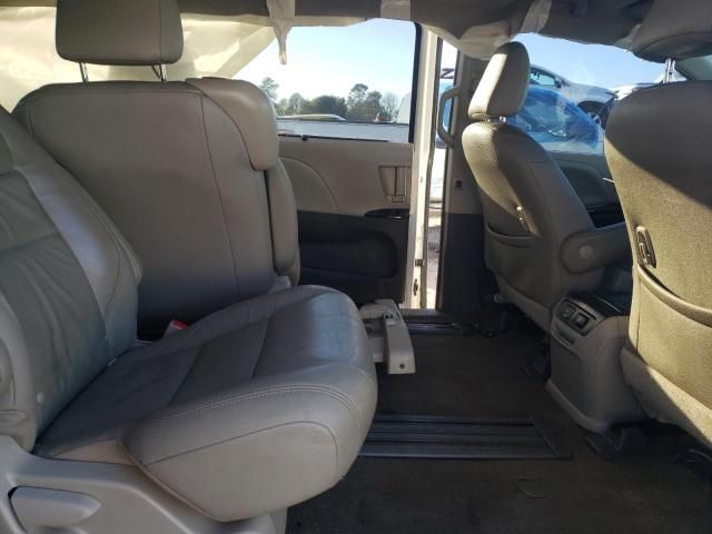 2016 Toyota Sienna XLE