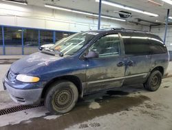 Salvage cars for sale from Copart Pasco, WA: 2000 Chrysler Voyager SE