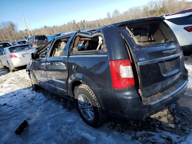 2013 Chrysler Town & Country Touring L