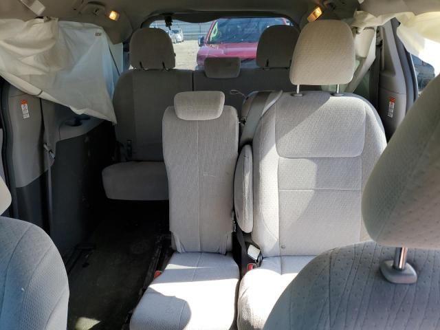 2015 Toyota Sienna LE