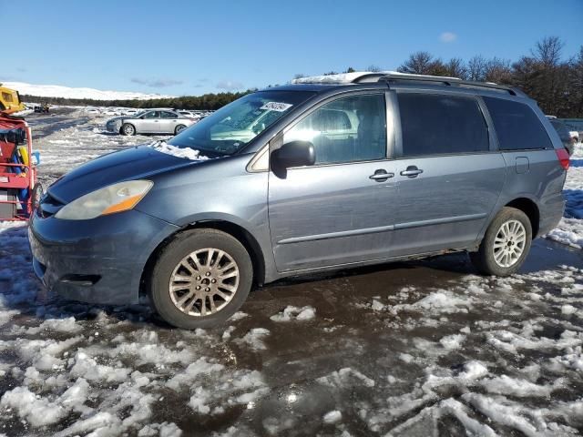 2010 Toyota Sienna LE