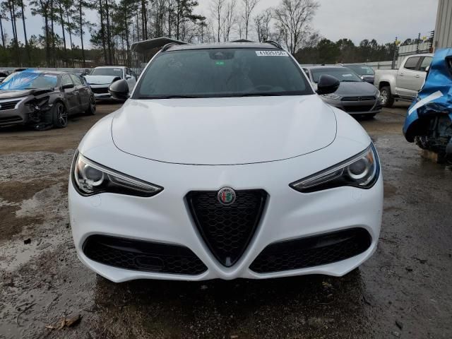 2022 Alfa Romeo Stelvio TI