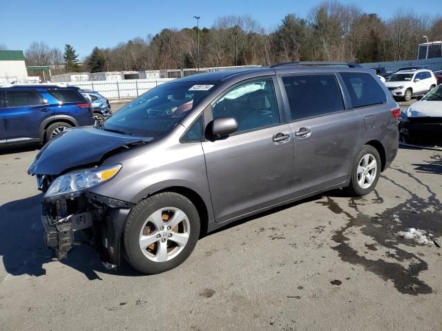 2015 Toyota Sienna LE