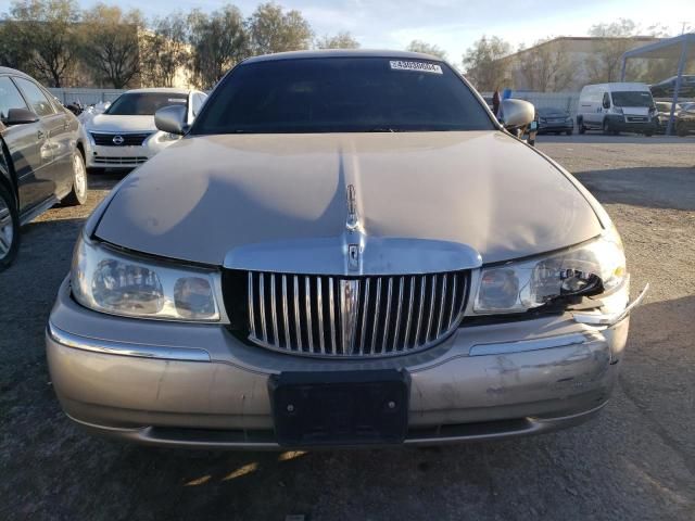 2000 Lincoln Town Car Signature