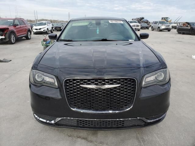 2018 Chrysler 300 Touring