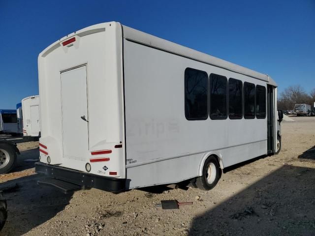 2016 Ford Econoline E450 Super Duty Cutaway Van