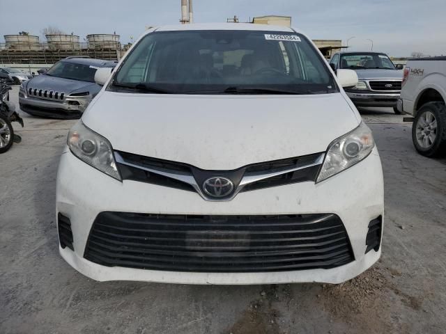 2019 Toyota Sienna LE