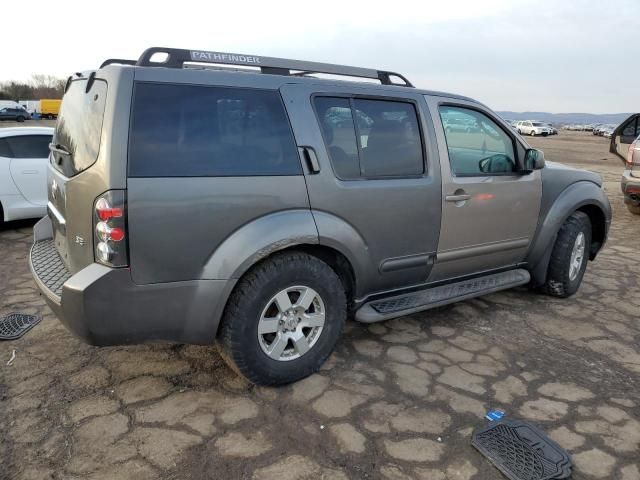 2005 Nissan Pathfinder LE