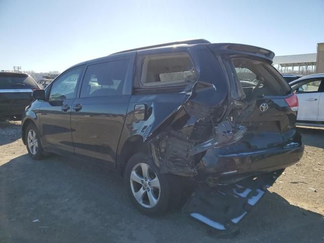 2013 Toyota Sienna LE