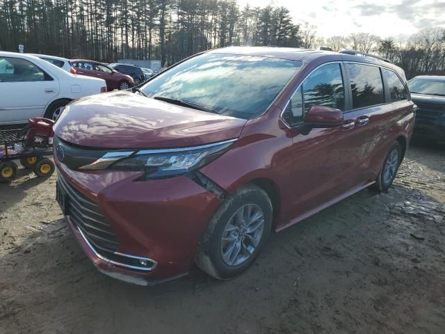 2022 Toyota Sienna XLE