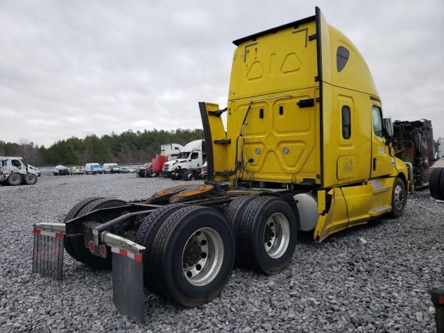 2019 Freightliner Cascadia 126