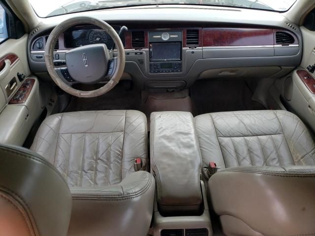 2005 Lincoln Town Car Signature