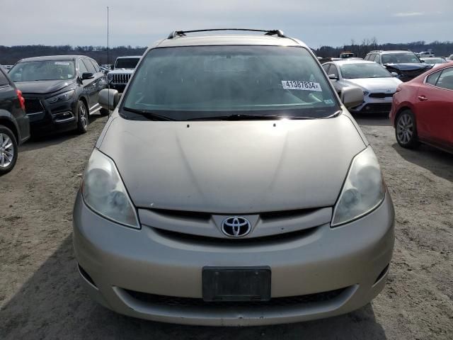 2009 Toyota Sienna XLE