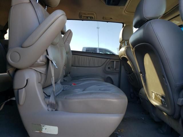 2004 Toyota Sienna XLE