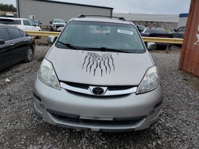 2010 Toyota Sienna XLE