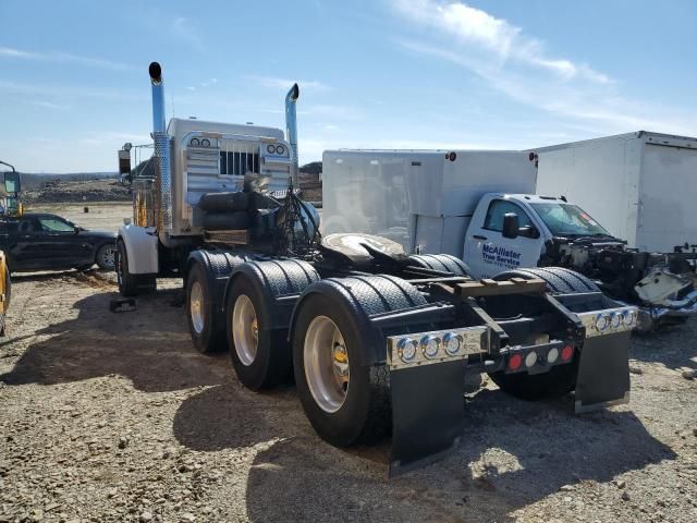 2019 Kenworth Construction W900